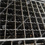 Rutschfester Stabrost aus verzinktem Stahl